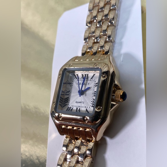 Accessories - Gold Timeless Quartz Watch